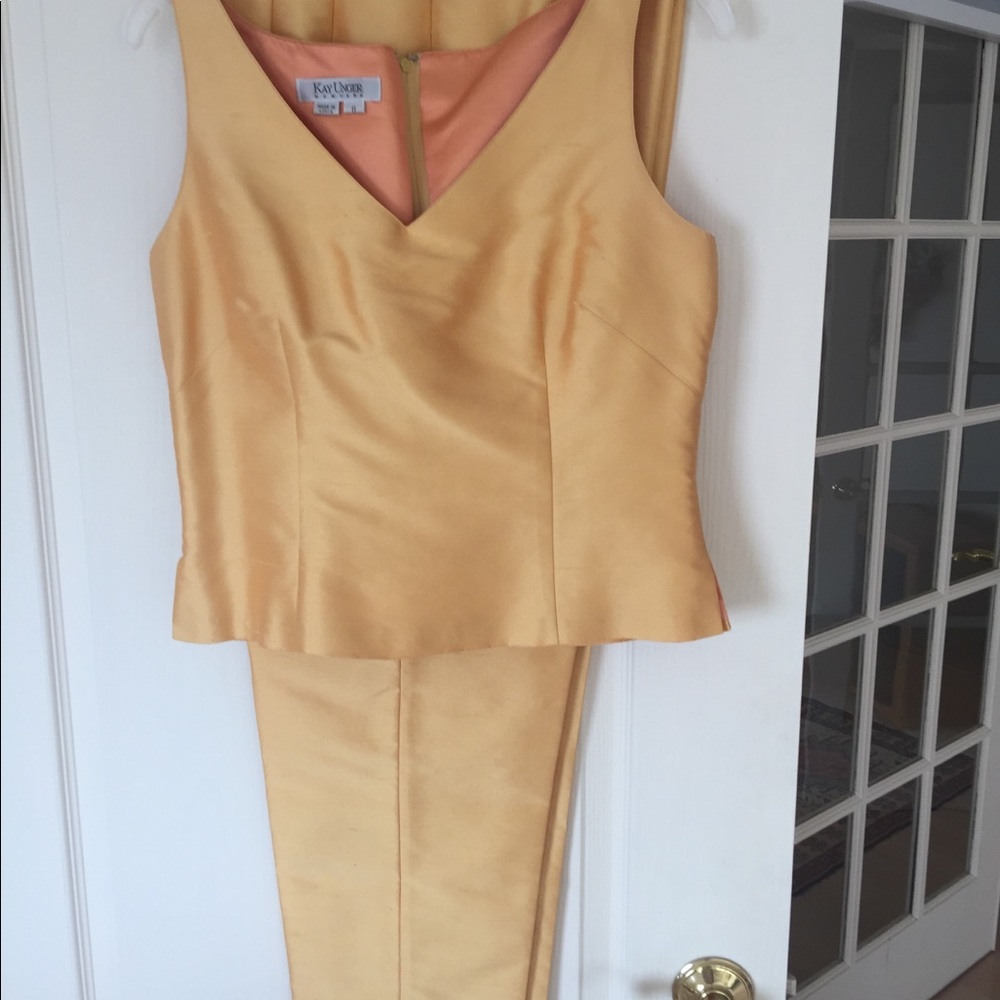 Woman’s Kay Unger all silk 2piece pants set